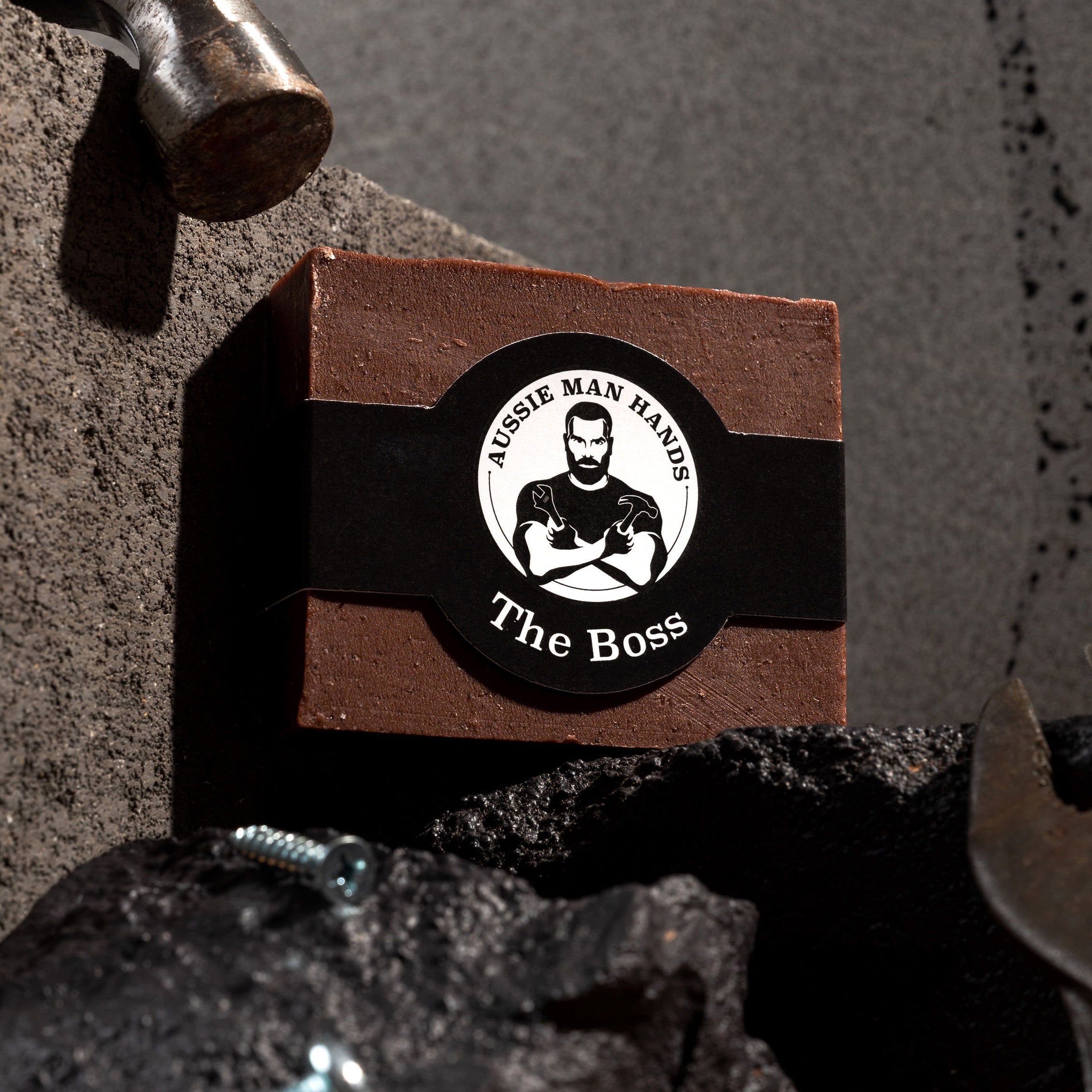 Aussie Man hands The Boss